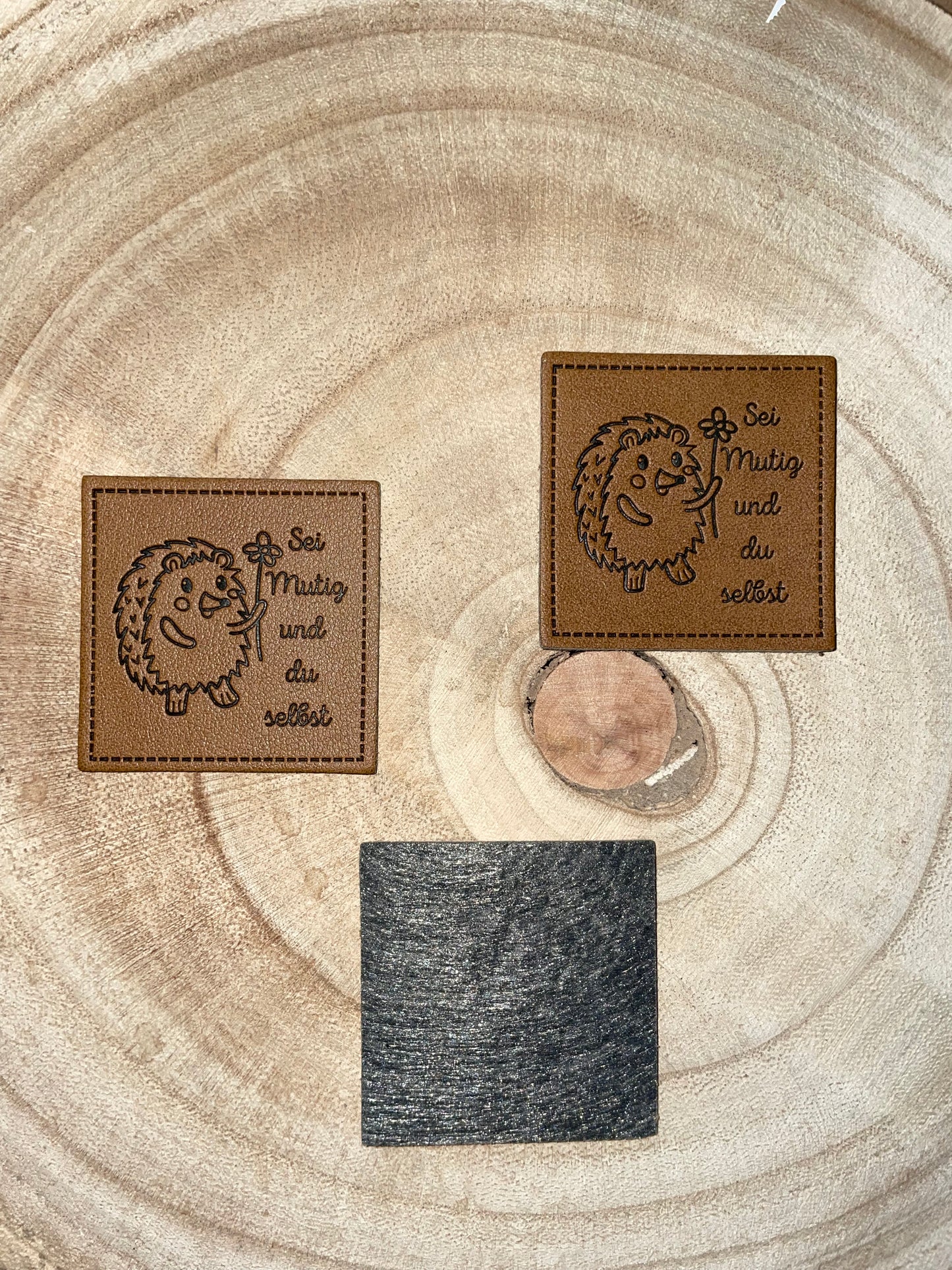 KUNSTLEDER LABEL Igel Quadrat 40x40mm